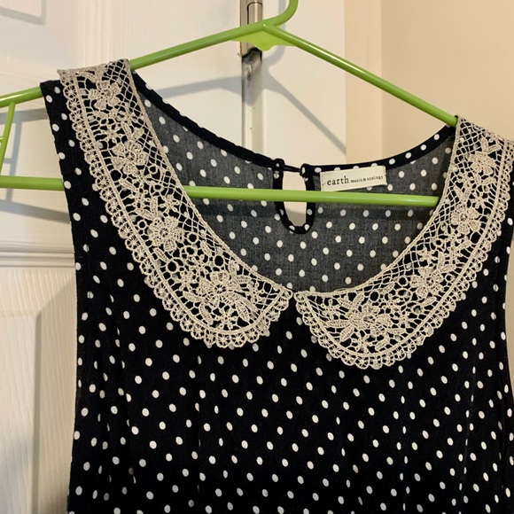 Lace collar dress - Picture 2 of 5